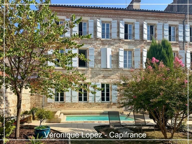 Agen quartier Préfecture, élégante demeure du XIXe siècle de 292 m² avec ascenseur, jardin, garage et piscine — photo 1