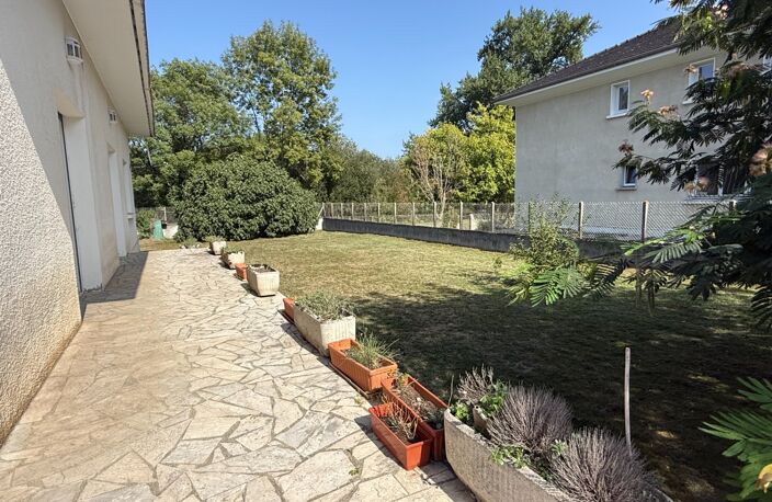 Villa sur 2 niveaux et terrain clos — photo 3