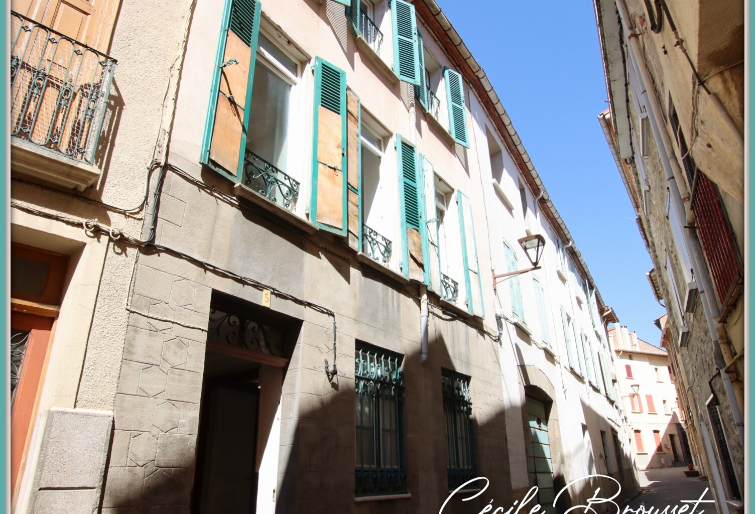 ARLES-SUR-TECH (66150) – Maison de village 5 pièces rénovée avec cour intérieure et possibilité de terrasse — photo 1