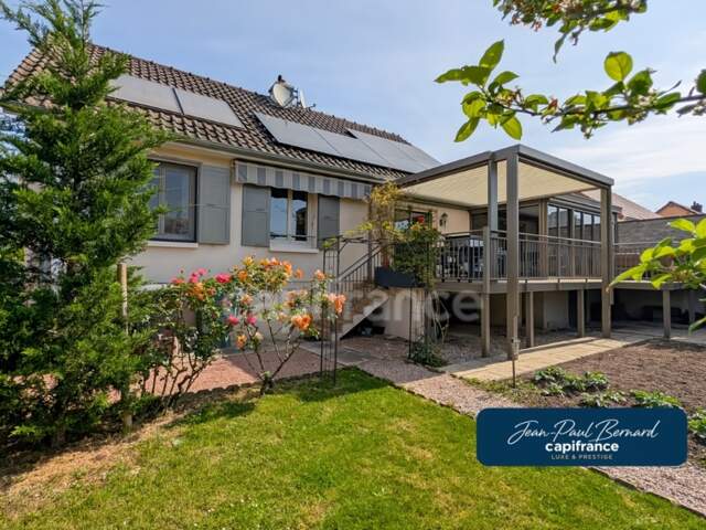 Chalon-Sur-Saône (71) Maison à vendre de 149,60 m² 6 pièces terrain de 568 m² panneaux Photovoltaïques-climatisation — photo du bien