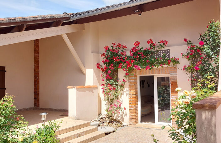 Maison à vendre 13 pièces MONTAUBAN (82), salle de reception, parking, bureaux, cave, dépendances,  parc de 8000m2, 2 entrées indépendantes — photo 2