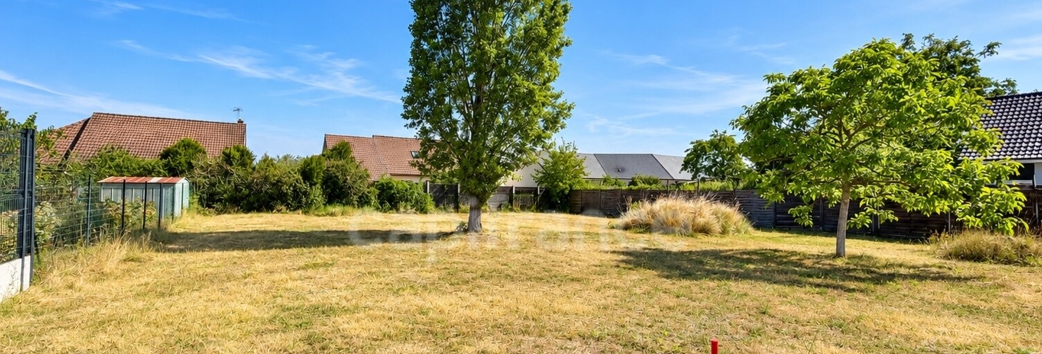Terrain  744 m² à vendre à Saint-Denis-de-l'Hôtel (45550)