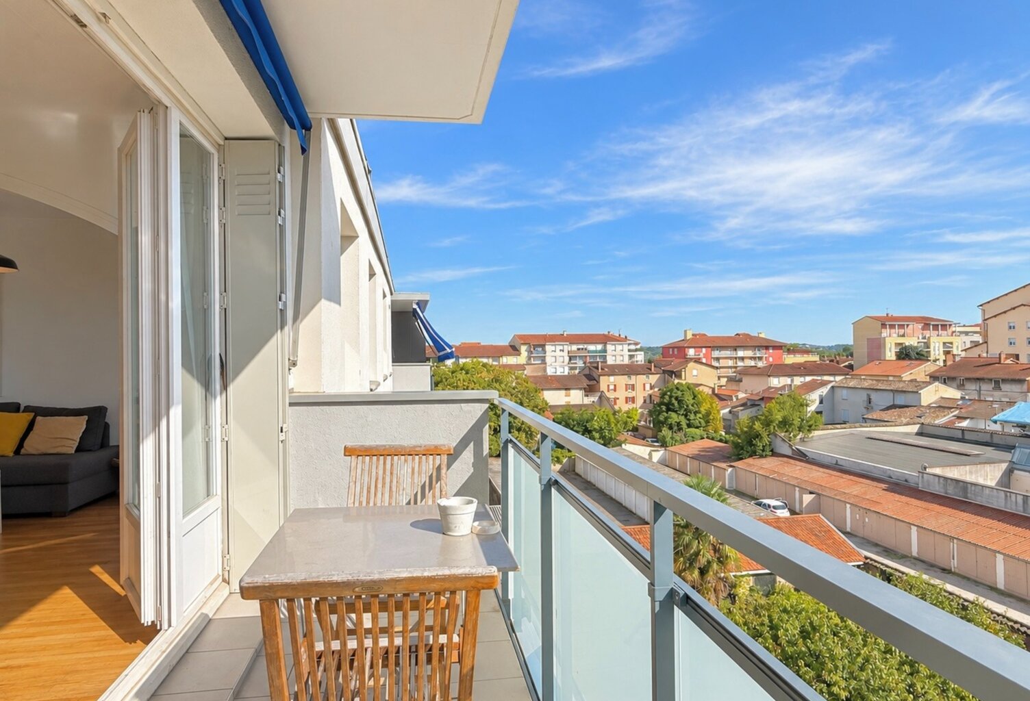 VILLEFRANCHE SUR SAONE (69400) : Appartement T3 de 70,89 m² avec balcon, cave et belle luminosité — photo 1