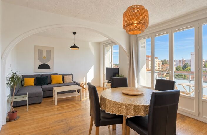 VILLEFRANCHE SUR SAONE (69400) : Appartement T3 de 70,89 m² avec balcon, cave et belle luminosité — photo 2