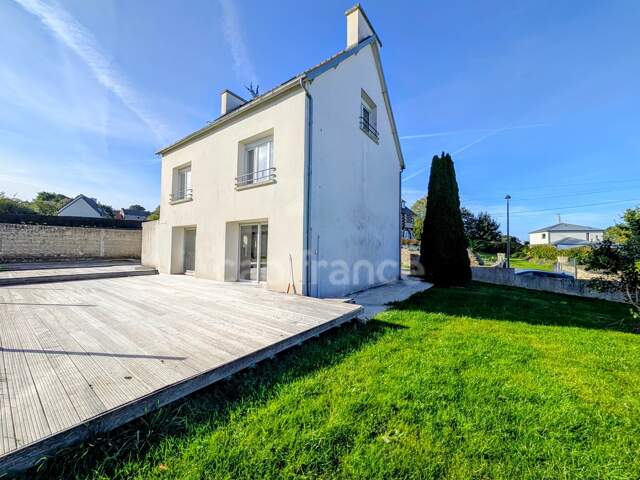 LANDERNEAU, MAISON FAMILIALE HORS LOTISSEMENT, 5 CHAMBRES, REZ DE JARDIN, GRANDE TERRASSE — photo du bien