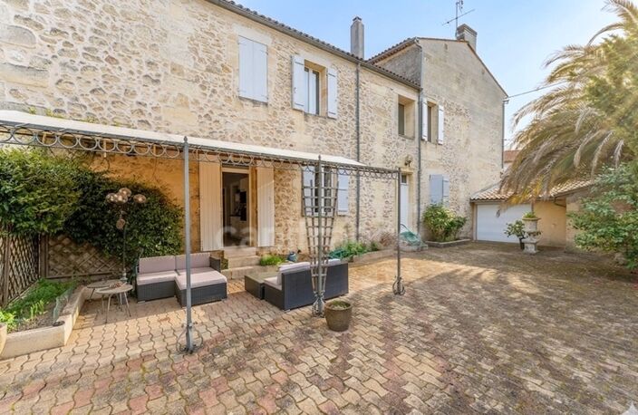 Demeure d'exception en pierre - 11 pièces - 400m² - Grand jardin arboré - Parcelle 1700m² — photo 2