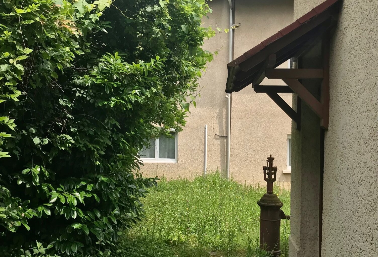 Maison à rénover avec cachet – Emplacement exceptionnel à Collonges-au-Mont-d'Or — photo 1
