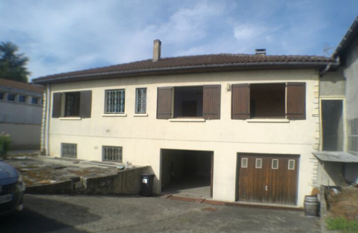 CHATEAUBERNARD A Vendre Maison en Pierre — photo 3