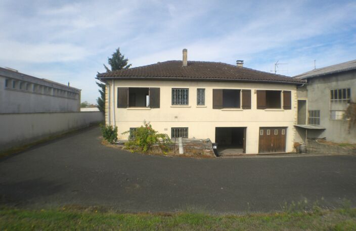CHATEAUBERNARD A Vendre Maison en Pierre — photo 5