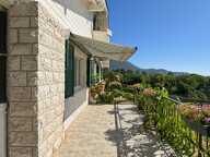 Chalet d’exception de 5 chambres sur les hauteurs de Gex – Vue panoramique sur le lac Léman — photo 2