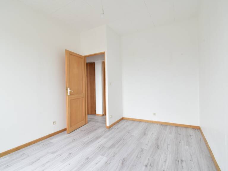 Appartement à louer 4 pièces EPERNAY (51) — photo 1