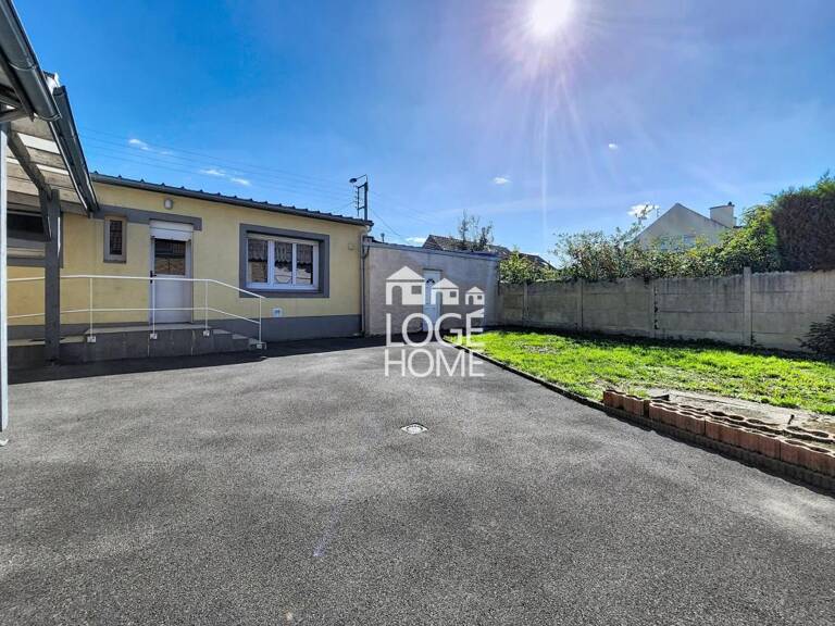 PROCHE GARE PLAIN-PIED SEMI-INDIVIDUEL, JARDIN, CHAMBRES ET 2 GARAGES — photo 1