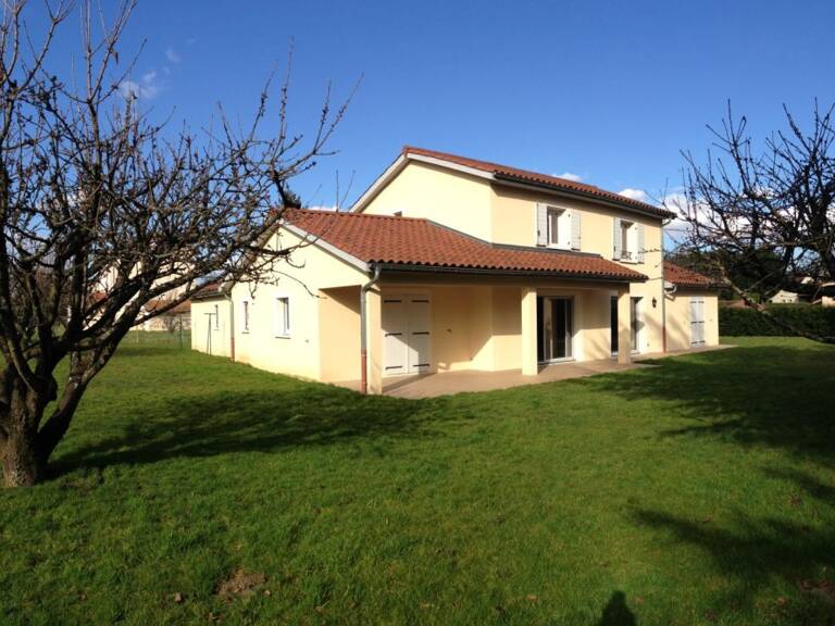 Villa — photo 1