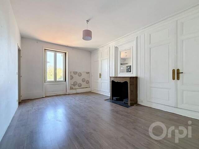 A vendre : Studio à aménager - idéal investissement — photo du bien