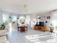 Appartement T3 dans une belle copropriété arborée du fort de Bron — photo 2