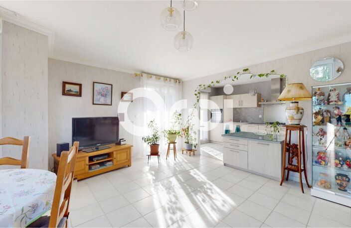 Appartement T3 dans une belle copropriété arborée du fort de Bron — photo 4