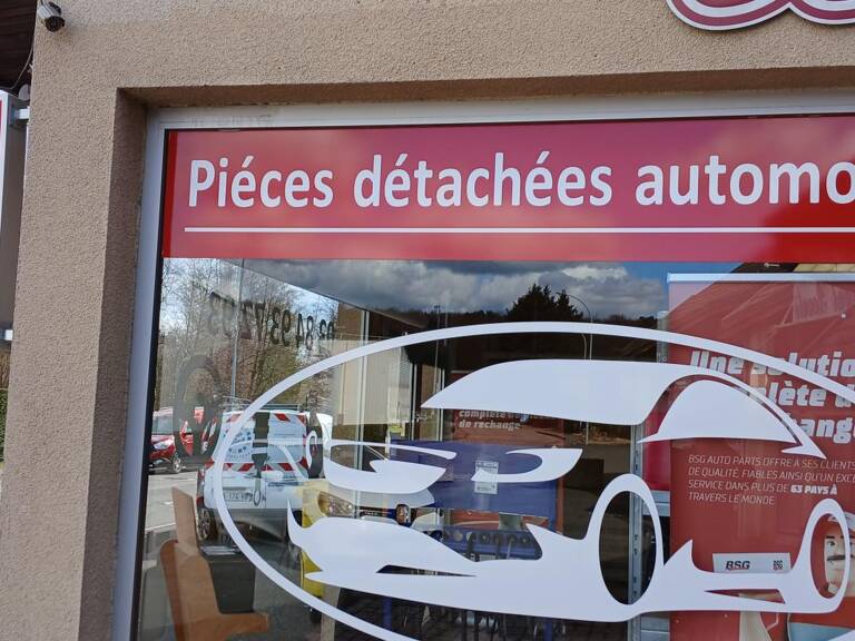 Fonds de commerce pièces automobiles – Luxeuil les Bains — photo 1