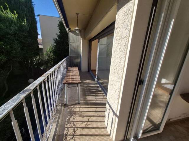 Appartement À Vendre Avignon, 82 m², 2 chambres, balcon, garage, cave — photo du bien