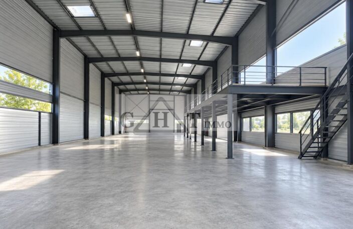 Local d'activité de 550 m² à 1100m² à vendre à ENNERY — photo 3
