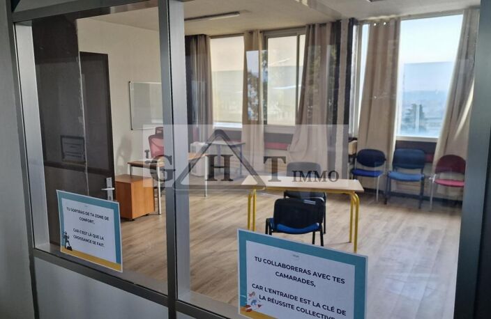 BUREAU 330 M² A LOUER A MEAUX — photo 3
