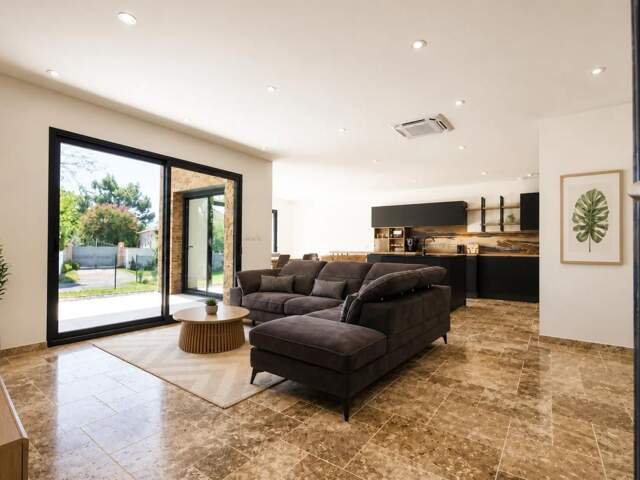 Maison de plain pied de 120 m² à Villeneuve-sur-Lot — photo du bien