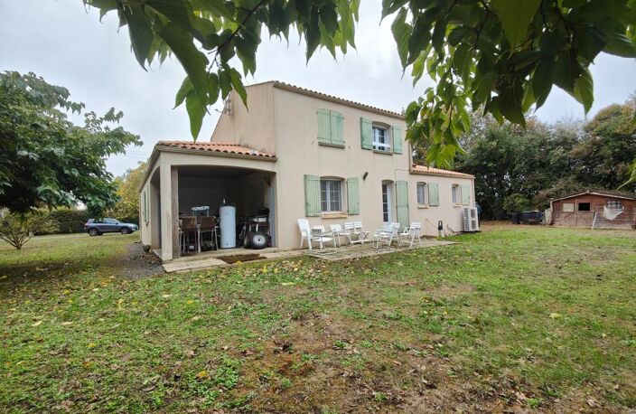 Maison de 8 pièces de 153 m² situé à Petosse — photo 4