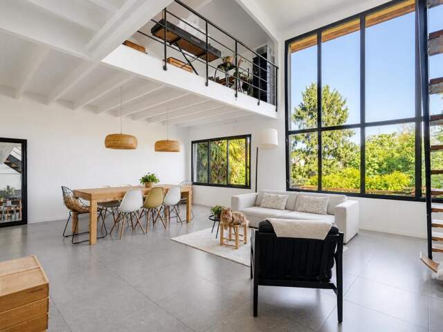 VILLENEUVE-LE-ROI – MAISON FAMILIALE DE CARACTÈRE – 231 M² HABITABLES – 4 CHAMBRES – TERRAIN 698 M² – GARAGE AVEC MEZZANINE — photo du bien