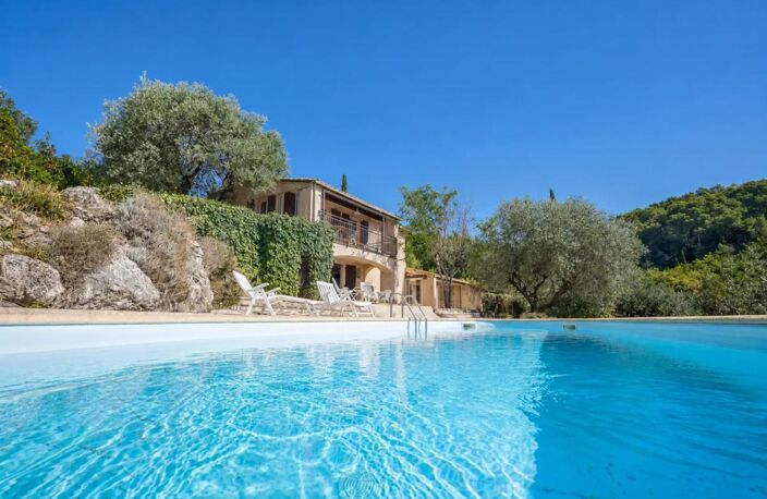 Maison de 8 pièces de 150 m² à Seillans — photo 4