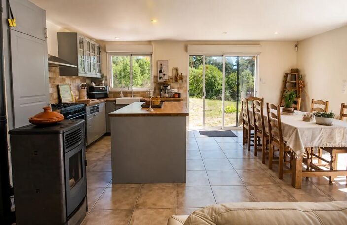 Maison de 5 pièces de 108 m² à Neuvéglise-sur-Truyère — photo 2
