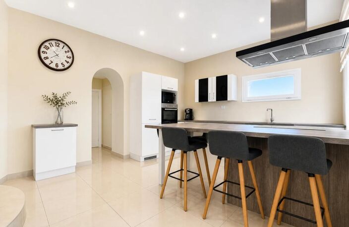 Maison de 5 pièces de 176 m² situé à Chabeuil — photo 2
