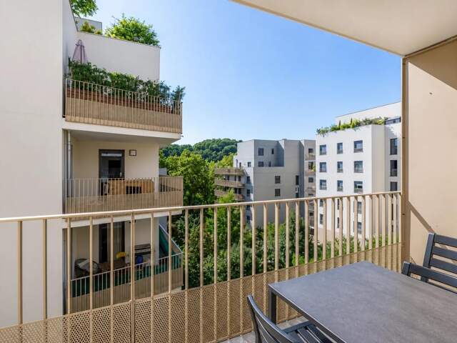 Appartement 1 pièce de 27 m² situé à Lyon — photo du bien