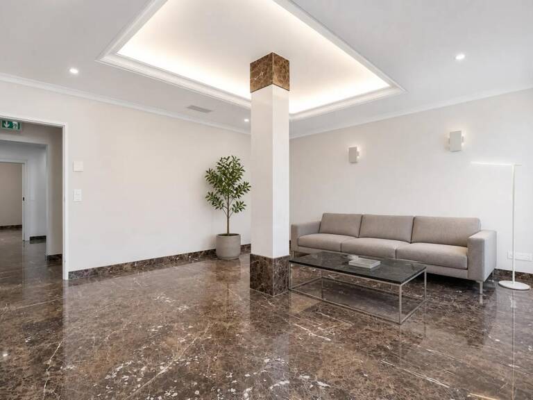 Appartement ensemble de bureaux 6 pièces de 152 m² à Avignon — photo 1