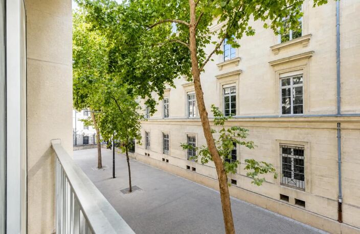 Appartement ensemble de bureaux 6 pièces de 152 m² à Avignon — photo 2