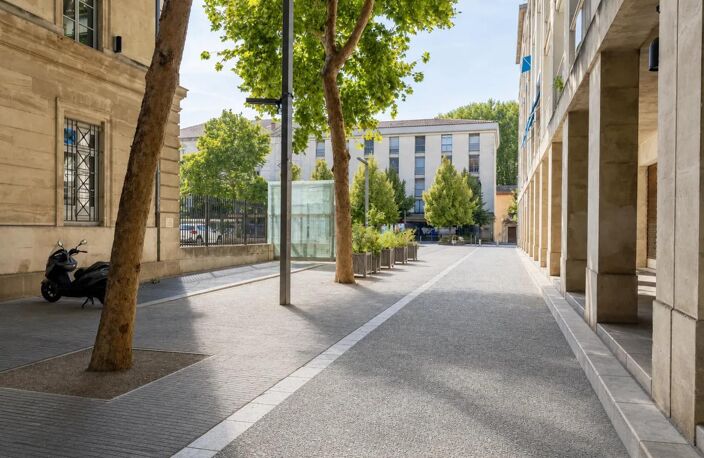 Appartement ensemble de bureaux 6 pièces de 152 m² à Avignon — photo 4