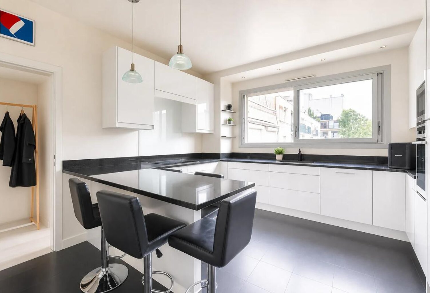 Appartement de 6 pièces de 151 m² à Neuilly-sur-Seine — photo 1