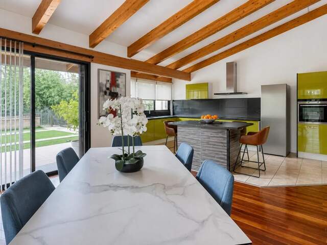 Grande maison avec piscine et jardin arboré à Aubagne — photo du bien