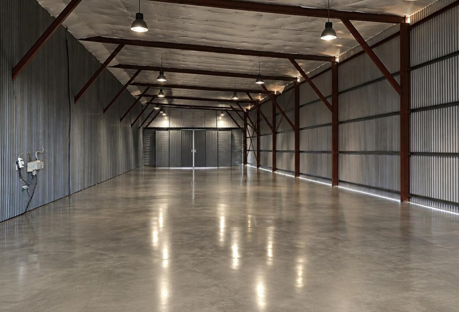 A LOUER – ENTREPÔT DE 396 M² – ZONE BEL AIR – SAINT-LOUIS — photo 1