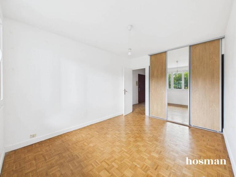 Appartement 3 pièces de 65 m² avec balcon et parking - Rue Kilford, Courbevoie — photo 1