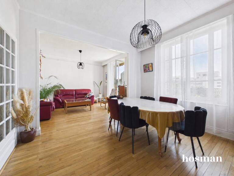 Appartement 4 pièces de 105,58 m² au 4e étage sans ascenseur avec balcon et cave- Rue Général Gouraud, Lyon — photo 1