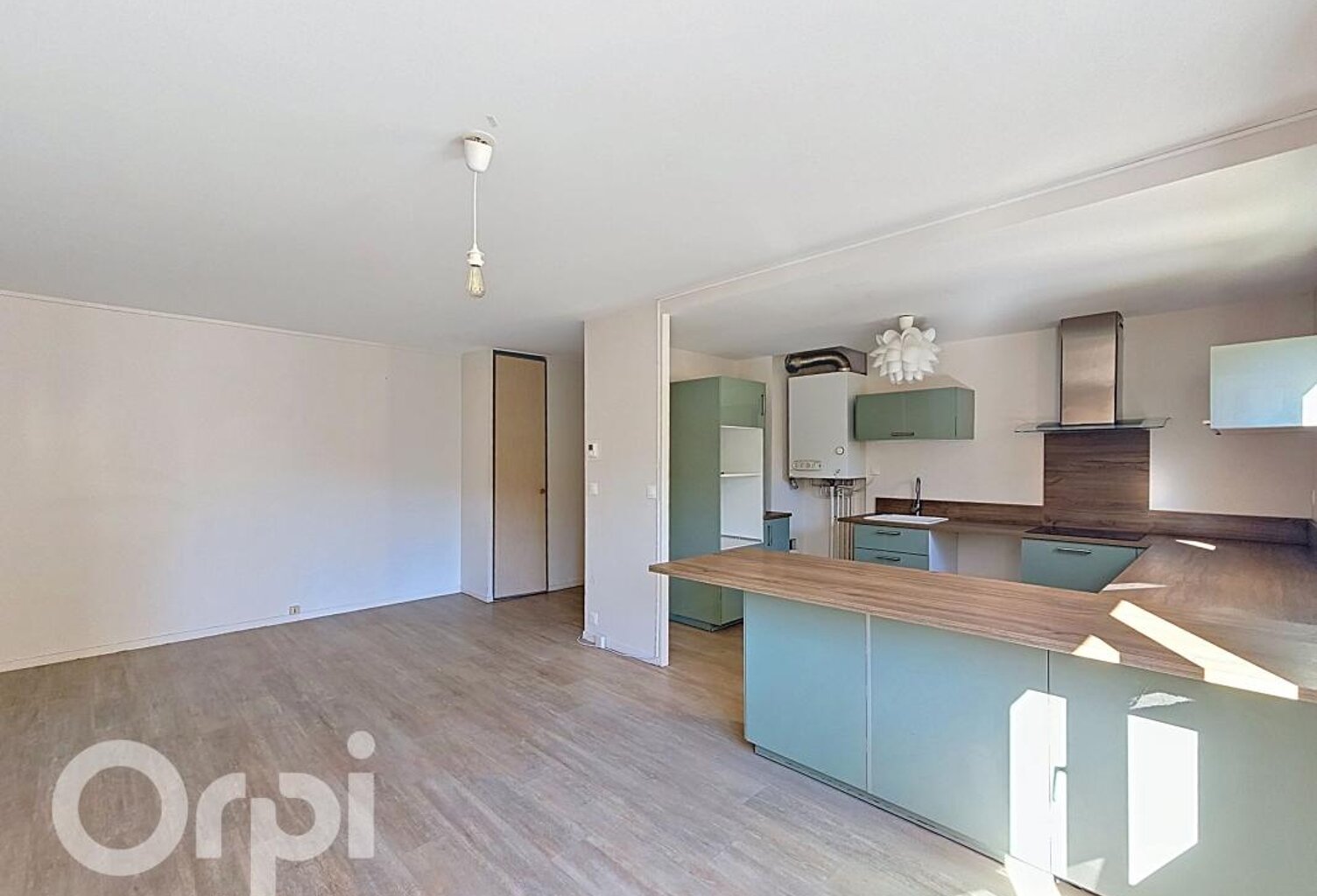 A vendre duplex rue de la Rotonde à Clermont-Ferrand avec cave et stationnement — photo 1