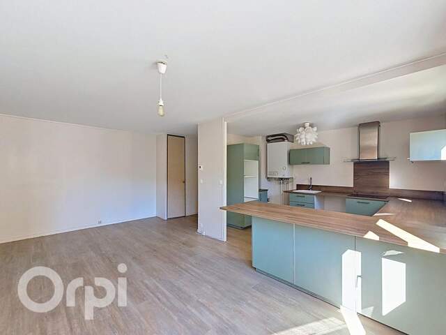 A vendre duplex rue de la Rotonde à Clermont-Ferrand avec cave et stationnement — photo du bien