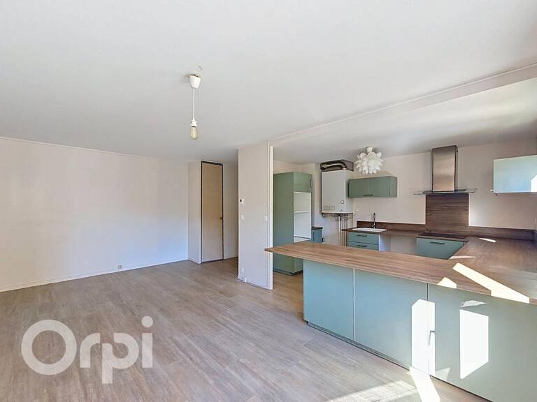 A vendre duplex rue de la Rotonde à Clermont-Ferrand avec cave et stationnement — photo 1