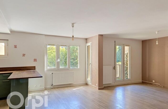 A vendre duplex rue de la Rotonde à Clermont-Ferrand avec cave et stationnement — photo 2