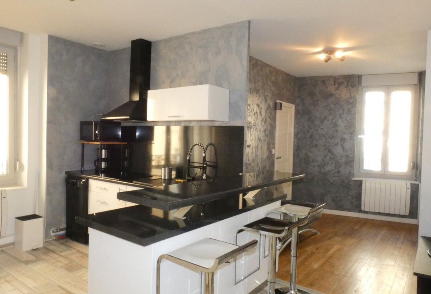 OULLINS - TYPE 2 MEUBLE DE 34.60M² — photo 1