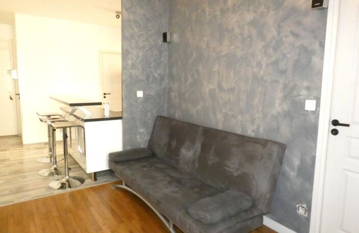 OULLINS - TYPE 2 MEUBLE DE 34.60M² — photo 2