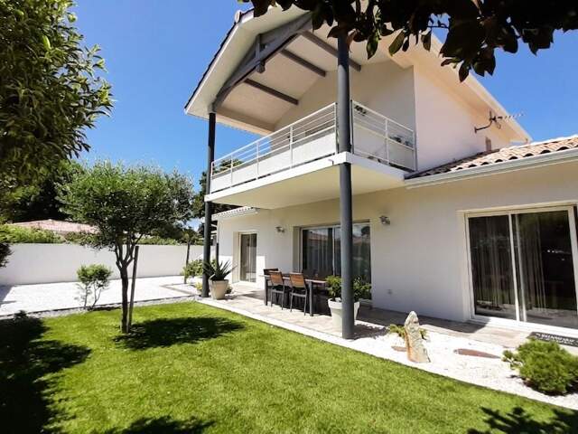 Maison contemporaine d'exception À Vendre — photo du bien