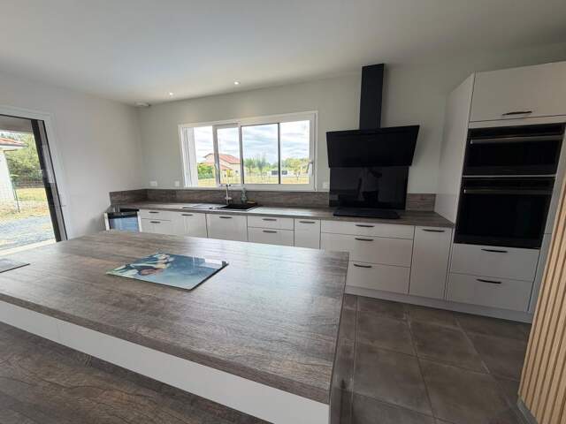 Maison de 2022 de plain pied et très qualitative — photo du bien