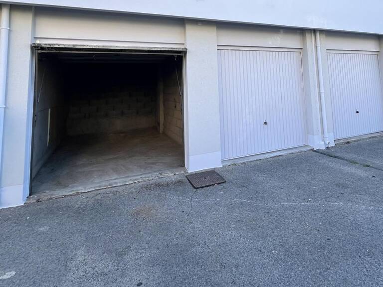 Garage fermé Fréjus plage — photo 1