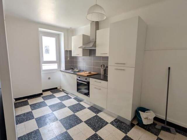 Appartement À Louer 3 pièces SAINT-AMBROIX — photo du bien