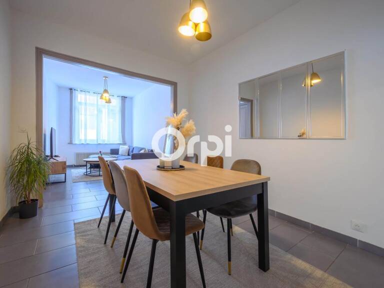 Maison rénovée avec 3 chambres, cours à Lens à 2 minutes de la gare. Un Écrin Familial Parfait à Lens ! — photo 1